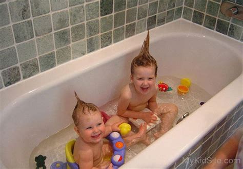 How is circumcision performed in babies? Cute Boys Bathing