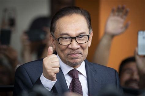 Born 10 august 1947) is a malaysian politician who has twice served as leader of the opposition. Anwar Ibrahim, just answer the question. Are you ...
