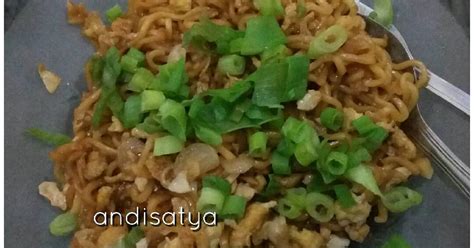 Bawang merah goreng tp saya skip lg g pya stok, kecap manis, bahan sayur: Resep Mie Goreng tek-tek oleh Andi Satya Perdana - Cookpad