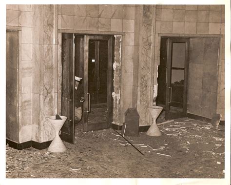 Die arbeit ist getan, die bombe ist entschärft. Frankfurt V Corps HQ Bombing Damage #5 - baader-meinhof.com