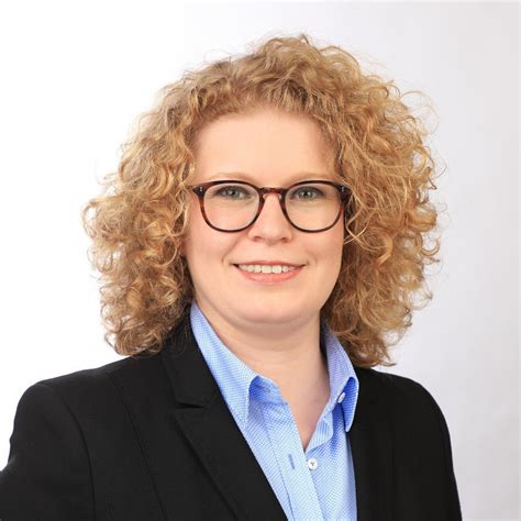 6:00 am to 5:00 pm Melanie Müller - Relationship Manager - DSL Bank - eine ...