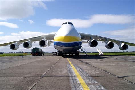 Fuselage and tail unit were assembled at antonov kyiv mechanical works facility in kyiv, while the. Antonov An-225 visit to Shannon on 11th April ...