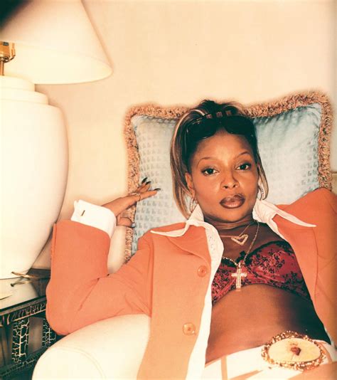 How do i get voluminous hair 90s? 20 Black | Black 90s fashion, Mary j, Black celebrities