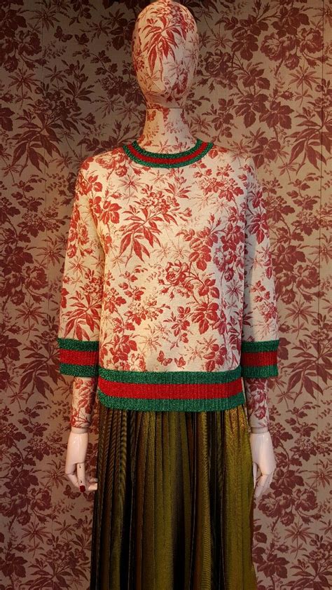 Про свадьбу внука основателя модной империи gucci маурицио гуччи и красавицы патриции реджани в италии говорили все. GUCCI,5th Avenue,New York, "Dans floral nous avons ...