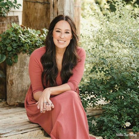 Together, they also host hgtv's fixer upper, where joanna serves as the lead designer and chip handles construction. Épinglé sur Chip et Joanna GAINES