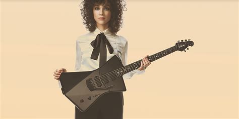I was cheering like a. Guitare électrique solid body Sterling by musicman St ...