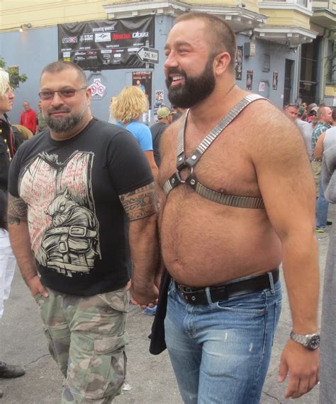 تعريف bear daddies, maduros and older men. Petrelis Files