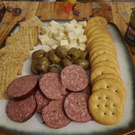 This beef summer sausage recipe is one of our favorites when it comes making sausage, especially during the spring/summer season. Garlic Beef Summer Sausage Recipe / Inexpensive hamburger ...