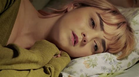 Twenty something who's waiting to exhale. Maisie Williams Stars in Freya Ridings' Emotional 'You ...