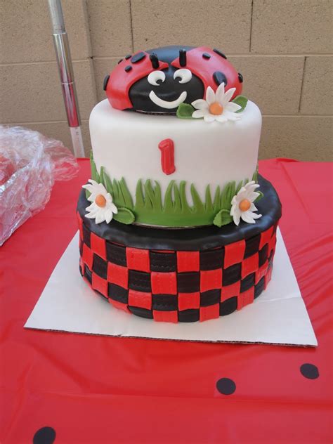 Choose from the wide variety of personalized photo birthday cakes birthday photo cakes. Ladybug Cakes - Decoration Ideas | Little Birthday Cakes