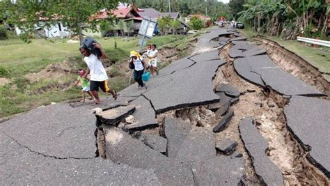 The massive tremor wreaked havoc across a sizeable portion of luzon. Philippines hit by 7.0 magnitude earthquake, tsunami ...