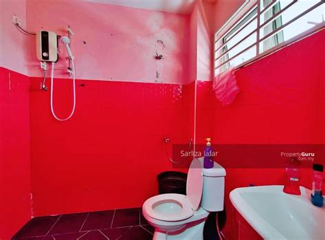 Banyoda banyo havluları, havlular bulunmaktadır. Taman Cheras Jaya, Balakong, Seri Kembangan, Selangor, 4 ...