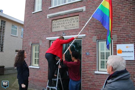 Vandaag is het internationale dag tegen #lhbti #fobie en hijsen we de regenboogvlag. Regenboogvlag bij Bethelkerk