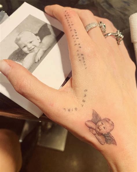 Tra i molti tatuaggi della fashion blogger cremonese si distinguono diverse scritte, alcune chiaramente visibili, altre piccolissime e quasi impercettibili. Chiara Ferragni on Instagram: "My little angel Leo is on ...