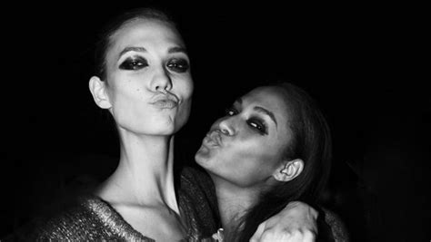 Kanye West's Post-show Party - Photos - Vogue | Vogue Kanye west se film en train d'uriner sur son grammy.