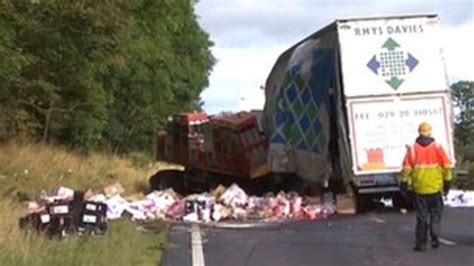 June 26, 2021 @ 1:36 am HGV driver killed in A1 crash in North Yorkshire - BBC News