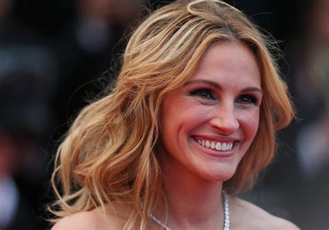 Voir plus d'idées sur le thème femmes noires nues, femmes noires, femme. Quand Julia Roberts décroche un prestigieux titre ! - Elle