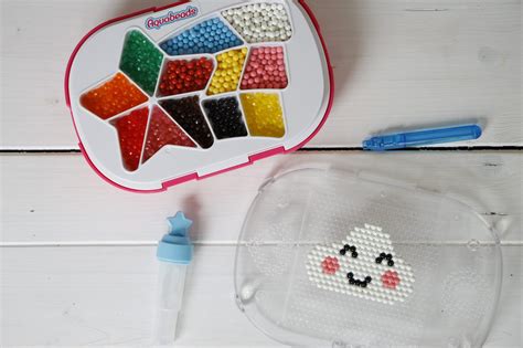 Das aquabeads starter set in blau ist genau der richtige. Aquabeads: Muttertagsgeschenke basteln mit Kindern ...