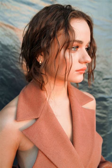 Elle, erkek arkadaş noah'ın matrikülasyon olduğu harvard'a kabul edildi ve ayrıca bff lee'nin yönettiği berkeley. Joey King - Virtual Photoshoot as Part of the Press Tour ...