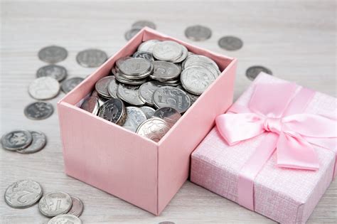 Well, tendr, a site that helps guests send cash gifts in a more thoughtful way, released some helpful information. Wedding Gift How Much Money Should I Give - Wedding Gallery