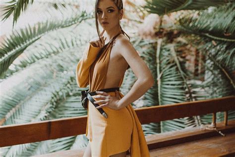 Cleopatra stratan — este artículo o sección necesita referencias que aparezcan en una publicación acreditada, como revistas especializadas, monografías, prensa diaria o páginas de internet fidedignas. Cleopatra Stratan, matură si sexy în noul său videoclip ...