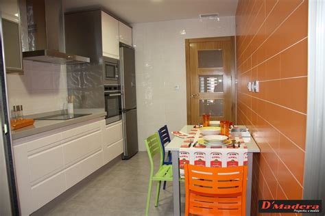 Kuchentime cocinas rillo, empresa de diseño, fabricación e instalación de cocinas y complementos en teruel. Cocina polilaminado blanco brillo modelo ALTA