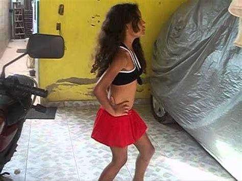 Nina was born on february 27, 2005 (age. Erika Cristina Dançando Bruno Mars The Lazy Song - YouTube