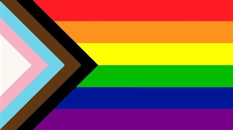 Esta bandera fue diseñada por michael page para representar a la comunidad bi y apareció por primera vez durante el aniversario del bicafe, en estados unidos. ¡Adición de colores en la bandera LGBT! | •Bisexual• Amino