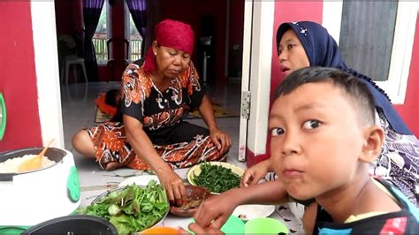 Translations of the word gigi from indonesian to english and examples of the use of gigi in a sentence with their translations: NENEK SAKIT GIGI - YouTube