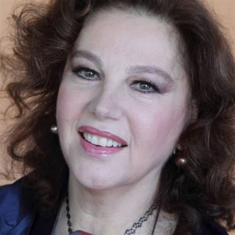 Stefania sandrelli est une actrice, réalisatrice italienne. Stefania Sandrelli Malattia - World's Best Stefania ...