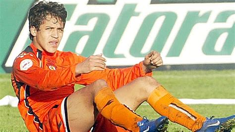 Han er også en del av det chilenske landslaget. Cobreloa Alexis Sanchez / Alexis Sánchez - Wikipedia ...