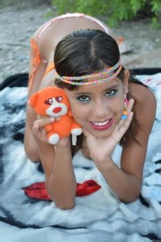 Dolcemodz, upload, share, download and embed your videos. b9dc99416824909.jpg on dolce modz star vicky no. 2 size all