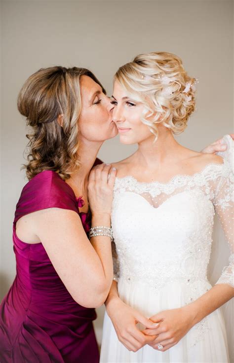 Help with setting up the guest. Emotional Mother of the Bride Photos for Mother's Day