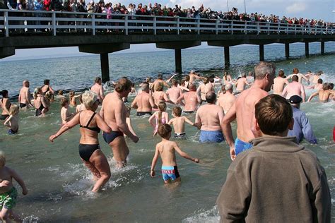 Heiraten in timmendorfer strand / niendorf ostsee. Eröffnung der Badesaisoneröffnung im Seebad Niendorf ...