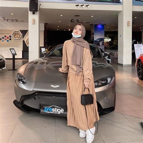 Maybe you would like to learn more about one of these? Idola Remaja, 9 Inspirasi OOTD dengan Rok Plisket Ala Wirda Mansur