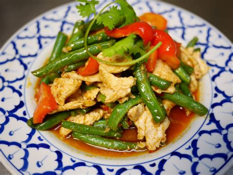 Served with fresh slices of cucumber, tomatoes and garnished with green onions and cilantro. Fresh Off The Wok - Cocodine Thai Cuisine - Chico, CA Thai ...