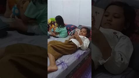 Video yang berdurasi 16 menit 44 detik ini menyebar dengan cepat dan viral, khusunya di twitter dan tiktok. Kisah "kakak dan adik"...........................(feat ...