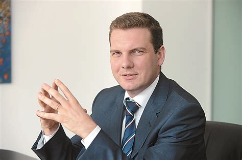 Astfel, conform sursei citate, andrei muraru (n. Interviu Andrei Brașoveanu: TRADIŢIONAL INOVATIV - Legal Marketing