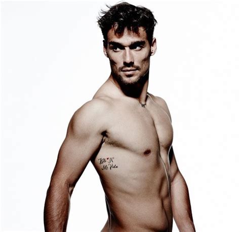 Find gifs with the latest and newest hashtags! Fabio Fognini pose nu pour Cosmopolitan et pour la bonne cause