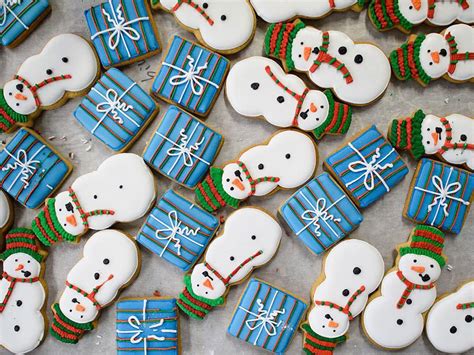 Plus, baking's biggest talents share their favorite cookie recipes for christmas. The Secret You May Be Missing for Gorgeously-Iced Christmas Cookies (With images) | Iced ...