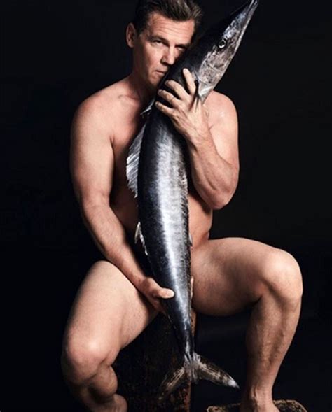 Fakeagent wahoo, i love tits! Josh Brolin, o Thanos de 'Vingadores', posa nu com peixe ...