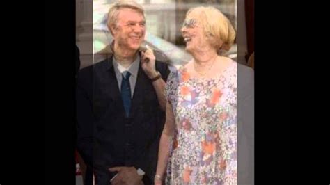 Salvatore is related to darlene m adamo and barbara j adamo as well as 3 additional people. Différences S ADAMO - YouTube