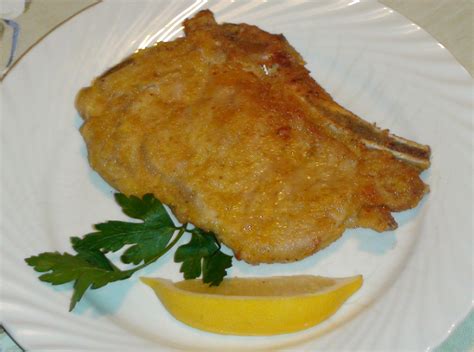 Gustosa e croccante, la cotoletta alla milanese è facile e veloce da preparare ma richiede lo svolgersi di una breve serie di passaggi per realizzarla alla. Cocogianni o cuocogianni?: COTOLETTA ALLA MILANESE