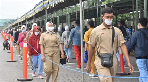 Min 3jt/bln ada tunjangan bpjs lembur. Lowongan Kerja Pabrik Mie Sedap Gresik - Terbaru Hari Ini ...