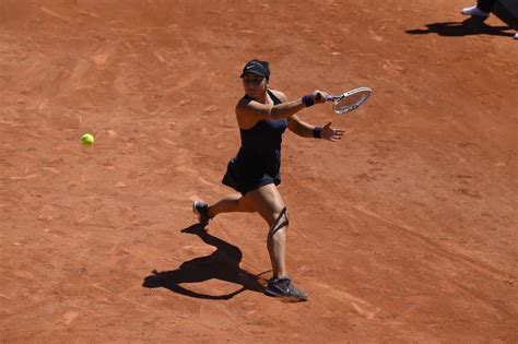 Bianca andreescu, în sferturi la strasbourg! Beaten Bianca to 'learn from mistakes' - Roland-Garros ...