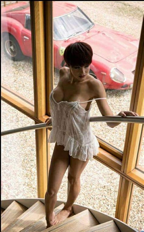 Celebrities a to z browse by 1st letter of last name: Rosie Robinson photo gallery - 24 high quality pics | ThePlace