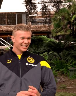 With tenor, maker of gif keyboard, add popular haaland animated gifs to your conversations. borussia dortmund gifs Page 6 | WiffleGif