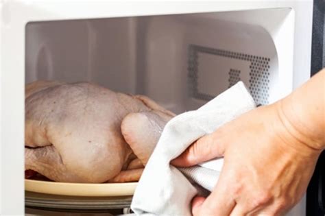 When boiling a 4 pound chicken, the length of time to boil it is to boil until the inside temperature of the chicken gets to 180 degrees fahrenheit or higher. How Long to Boil Frozen Chicken Breast, Thighs, Legs ...