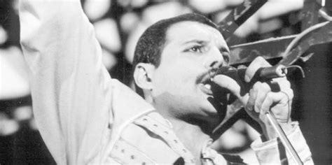 Mit der platte lässt die band das vermächtnis ihres leadsängers noch einmal gebührend aufleben. Todestag von Freddie Mercury: Der letzte Auftritt - taz.de