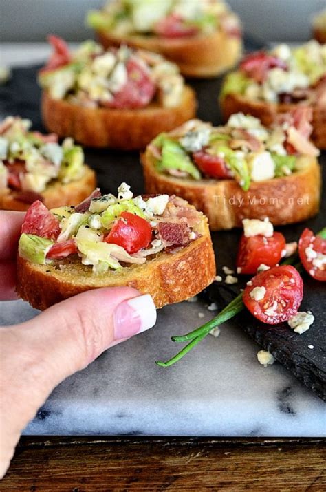 Start your party off right with these party food ideas and easy appetizer recipes for dips, spreads, finger foods, and appetizers. Heavy Appetizer Party Menu / Ultimate Fall Party ...